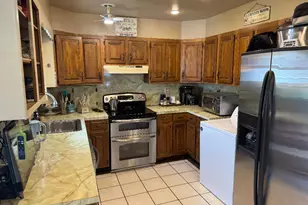 46 Trail Rd, Levittown, PA 19056 - Photo 3