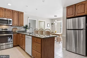 348 Burgundy Ln, Newtown, PA 18940 - Photo 13