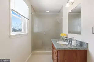 348 Burgundy Ln, Newtown, PA 18940 - Photo 27