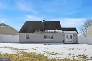 131 Ivy Hill Rd, Levittown, PA 19057 - Photo 3