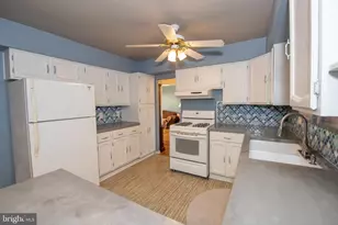 240 Clearfield Cir, Warminster, PA 18974 - Photo 11