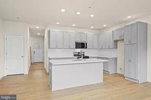 40 N 8th St, Perkasie, PA 18944 - Photo 5
