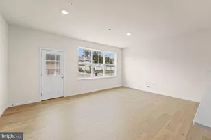 40 N 8th St, Perkasie, PA 18944 - Photo 13