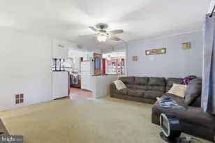 79 Autumn Ln, Levittown, PA 19055 - Photo 7