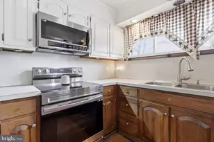 79 Autumn Ln, Levittown, PA 19055 - Photo 11