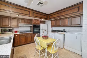 19 Dewberry Ln, Levittown, PA 19055 - Photo 13