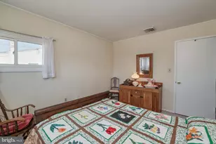 19 Dewberry Ln, Levittown, PA 19055 - Photo 23