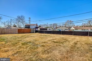 19 Dewberry Ln, Levittown, PA 19055 - Photo 5