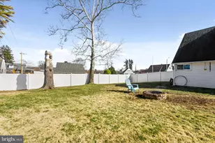 194 Cobalt Ridge Dr S, Levittown, PA 19057 - Photo 35