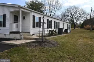 69 Maple Leaf Dr, Sellersville, PA 18960 - Photo 3