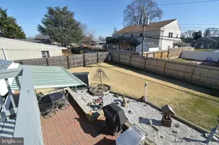 8 Summer Ln, Levittown, PA 19055 - Photo 35