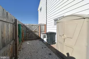 8 Summer Ln, Levittown, PA 19055 - Photo 45