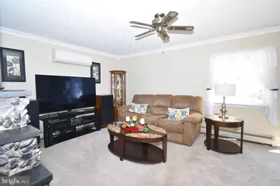 8 Summer Lane, Levittown, PA 19055 - Photo 15