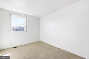 11 Maplewood Dr, Levittown, PA 19056 - Photo 29