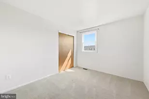 11 Maplewood Dr, Levittown, PA 19056 - Photo 31