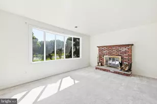 11 Maplewood Dr, Levittown, PA 19056 - Photo 11