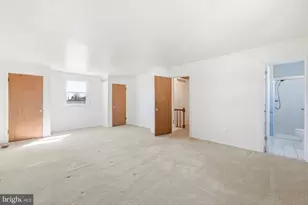 11 Maplewood Dr, Levittown, PA 19056 - Photo 23