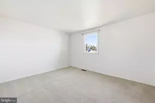 11 Maplewood Dr, Levittown, PA 19056 - Photo 27