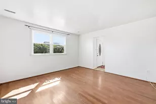 11 Maplewood Dr, Levittown, PA 19056 - Photo 7