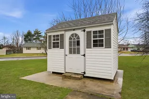 820 Auburn Rd, Fairless Hills, PA 19030 - Photo 33