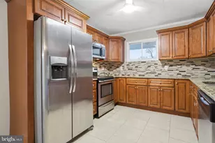 820 Auburn Rd, Fairless Hills, PA 19030 - Photo 9