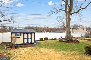 131 Lebbie Ln, Fairless Hills, PA 19030 - Photo 27