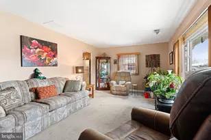 131 Lebbie Ln, Fairless Hills, PA 19030 - Photo 3