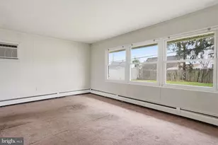 52 Inland Rd, Levittown, PA 19057 - Photo 7