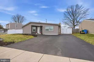 21 Border Rock Rd, Levittown, PA 19057 - Photo 11