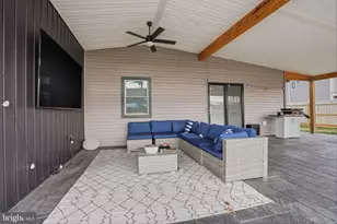 21 Border Rock Rd, Levittown, PA 19057 - Photo 3