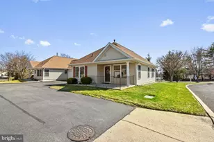 80 Avenrowe Ct, Fairless Hills, PA 19030 - Photo 3