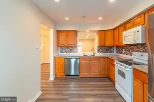 308 Wayne Ct, Holland, PA 18966 - Photo 5