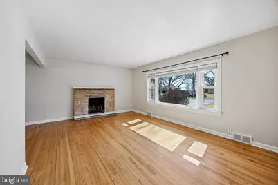 59 E Hillcrest Avenue, Chalfont, PA 18914 - Photo 3