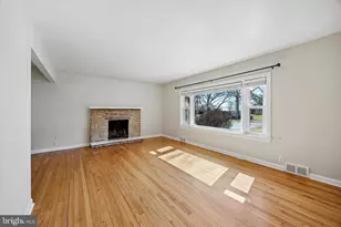 59 E Hillcrest Ave, Chalfont, PA 18914 - Photo 3