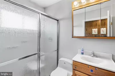 198 Northpark Drive, Levittown, PA 19054 - Photo 5