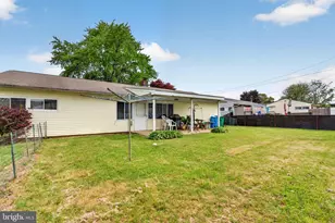 2 Silver Birch Ln, Levittown, PA 19055 - Photo 7