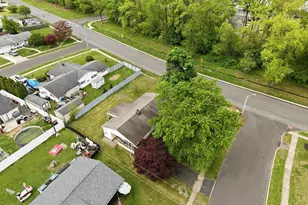 2 Silver Birch Ln, Levittown, PA 19055 - Photo 29