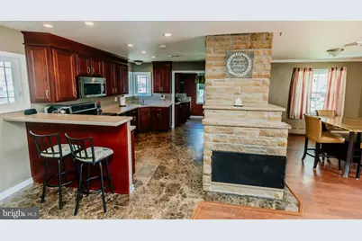 35 Mimosa Lane, Levittown, PA 19054 - Photo 7