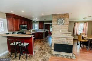 35 Mimosa Ln, Levittown, PA 19054 - Photo 7