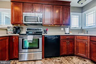 35 Mimosa Ln, Levittown, PA 19054 - Photo 11