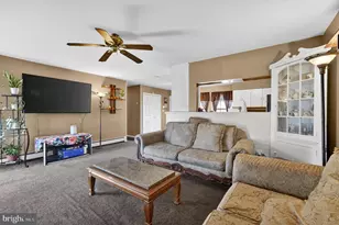 103 Daffodil Ln, Levittown, PA 19055 - Photo 3