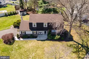 28 W Hillcrest Ave, Chalfont, PA 18914 - Photo 3