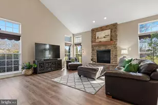 135 Equestrian Ct, Perkasie, PA 18944 - Photo 5