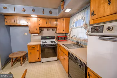 220 Hampshire Drive, Chalfont, PA 18914 - Photo 7