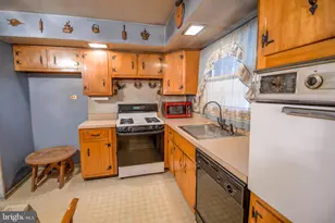 220 Hampshire Dr, Chalfont, PA 18914 - Photo 7