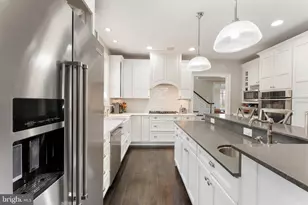 8 Quartermaster Rd, Holland, PA 18966 - Photo 9