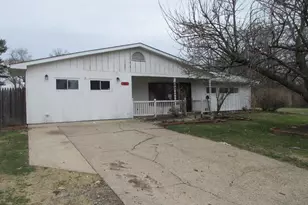 63 Maple Ln, Levittown, PA 19054 - Photo 1