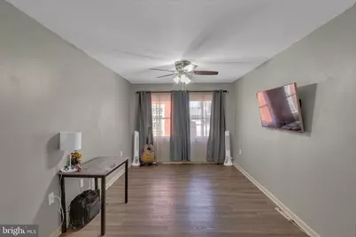 233 Kenwood Drive S, Levittown, PA 19055 - Photo 7