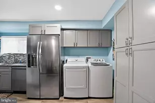 120 Vermont Ln, Levittown, PA 19054 - Photo 9