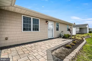 34 Shepherd Ln, Levittown, PA 19055 - Photo 3